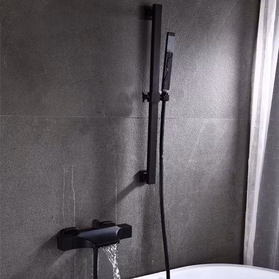 워터마크 잘 고정된 금관 악기 두 배 손잡이 세탁물 세탁기 믹서 꼭지