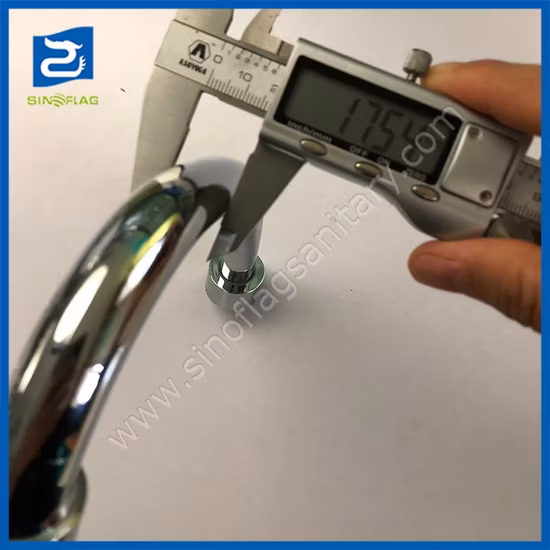 크롬 도금 플라스틱으로 제작된 벽걸이형 냉수 수도꼭지